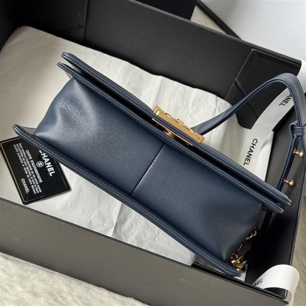 2026127214239817 700